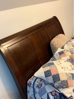 Queen size set bedroom