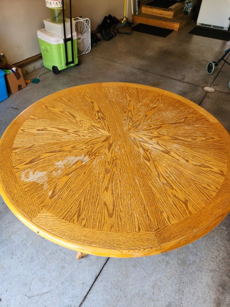 Dining Room Table, Leaf And 6 Chairs