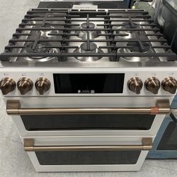 Café 30 in. 6.7 cu. fi. Smart Slide-In Double Oven Gas Range in Matte White with True Convection, Air Fry