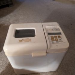 West Bend Bread And Dough Maker 