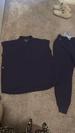 Scrub set purple Jam color oversized Rafaela small and petite high waisted jogger small
