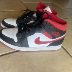 Jordan 1 Mid Gym Red