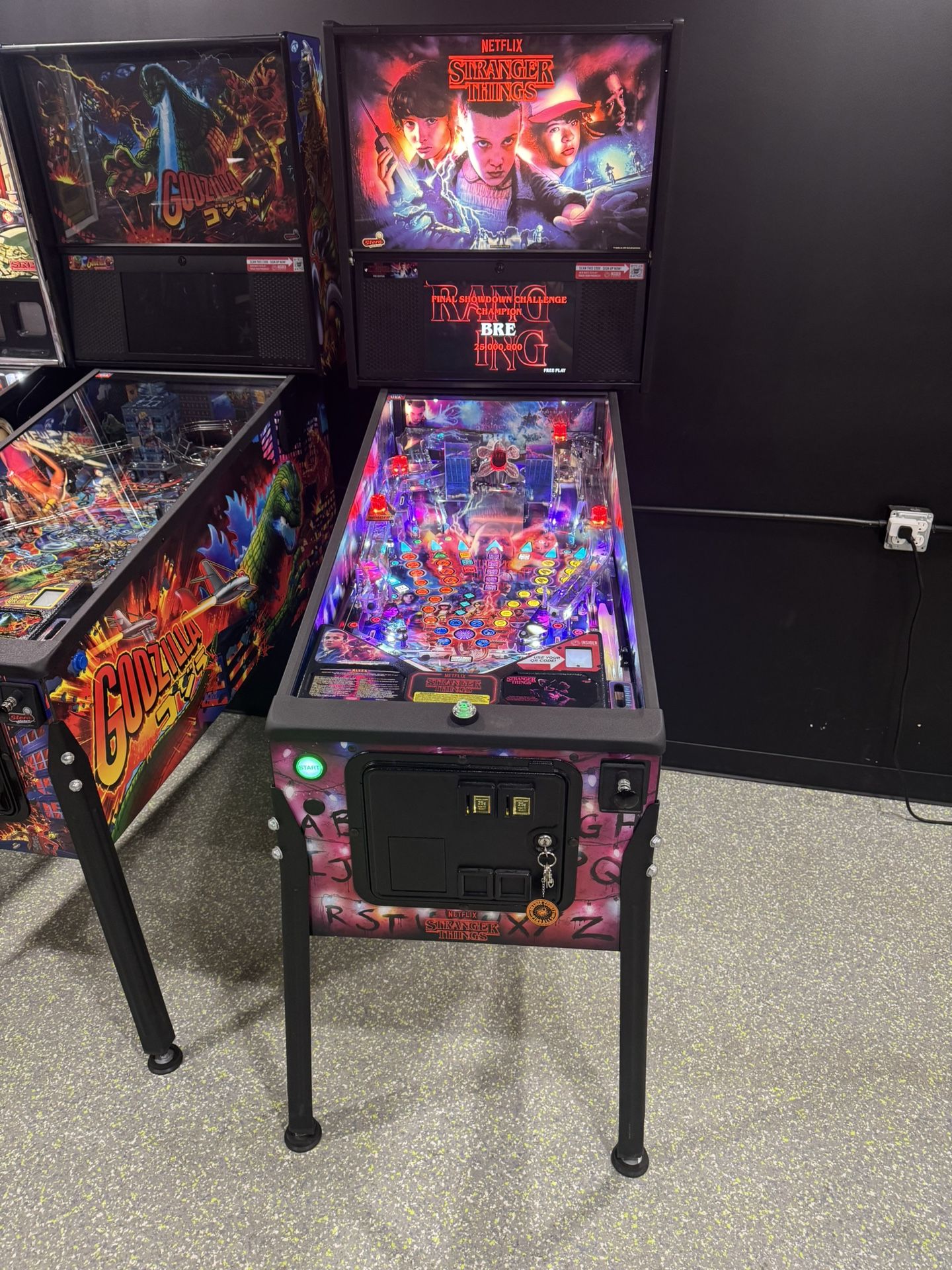 Stranger Things Pro Edition Pinball Machine Stern
