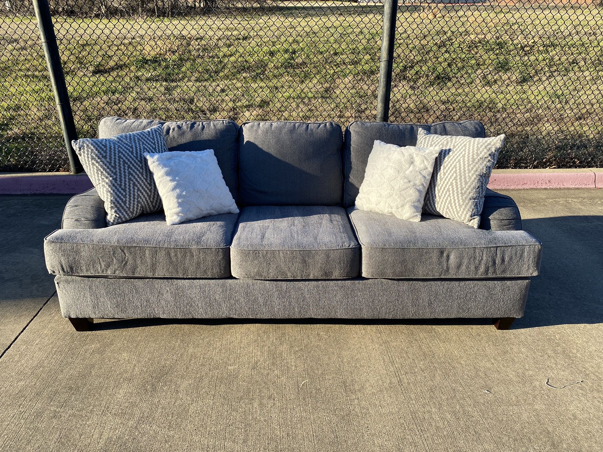 Broyhill Gray Sofa FREE Delivery for Sale in Arlington, TX OfferUp