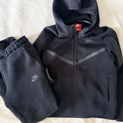 Nike Tech Black Hoodie and Sweatpants Tracksuit Set  Youth M