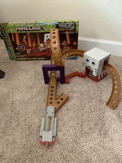 Minecraft Ghost attack toy