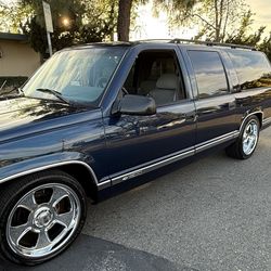 1999 CHEVY SUBURBAN LT