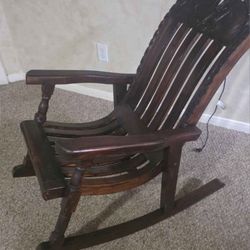 Wood Rocking Chair 