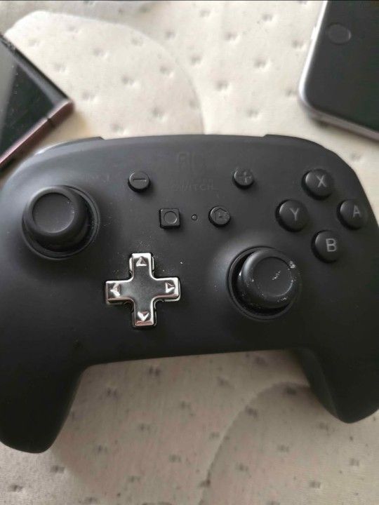 Nintendo Switch Pro Controller