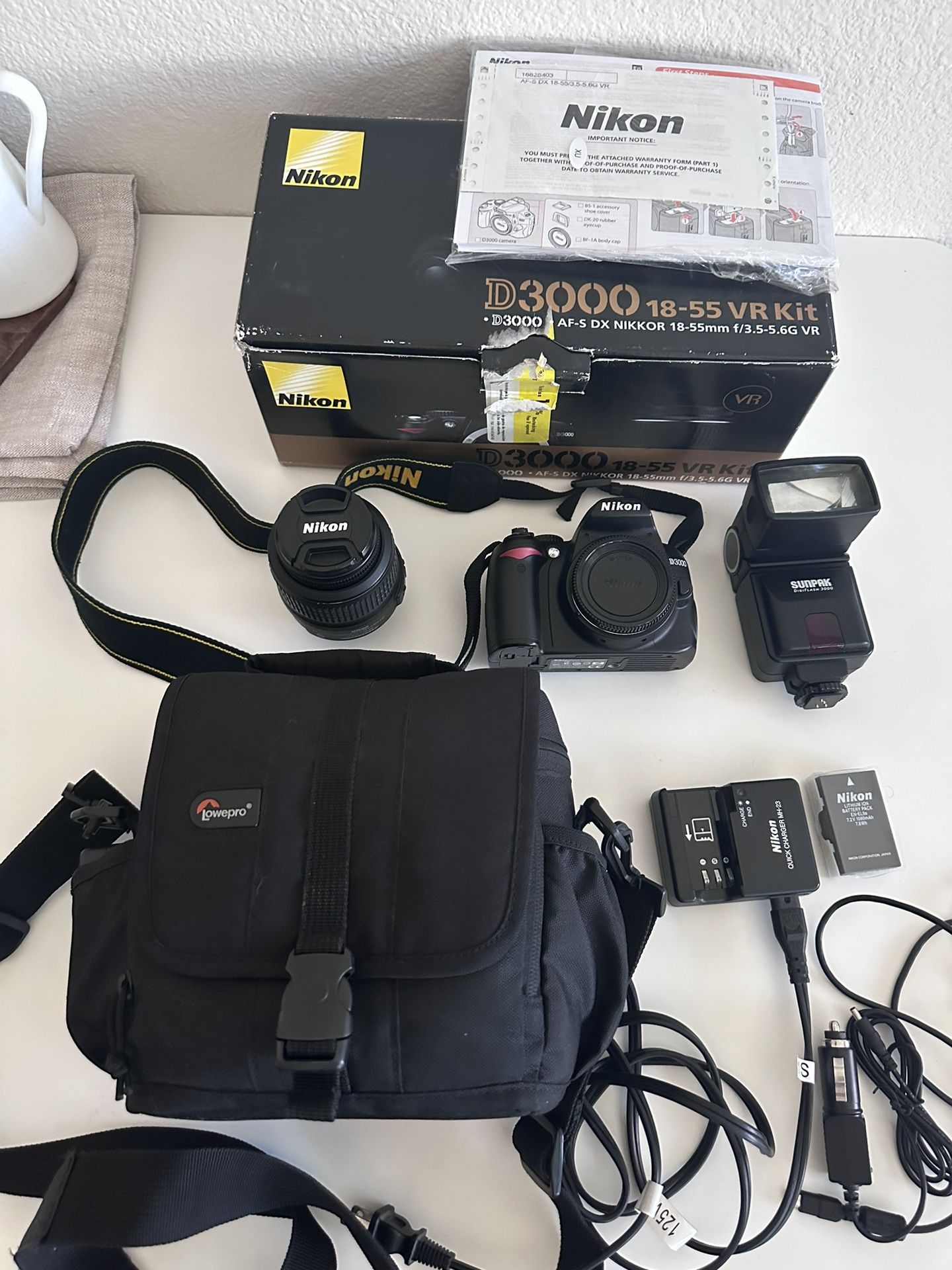 Nikon D3000 $250