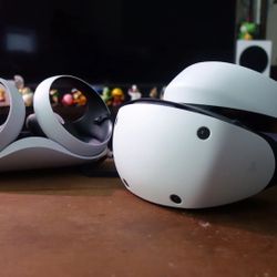 playstation VR2 (basically brand new)