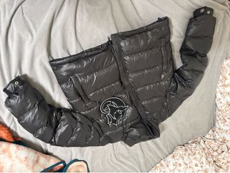 https://offerup.com/redirect/?o=RGl0Y2gubGE= //jacket//mens//size small