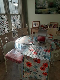 KITCHEN TABLE AND CHAIRS