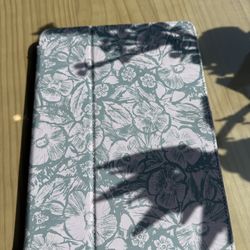 iPad 2018 And Magic Keyboard 