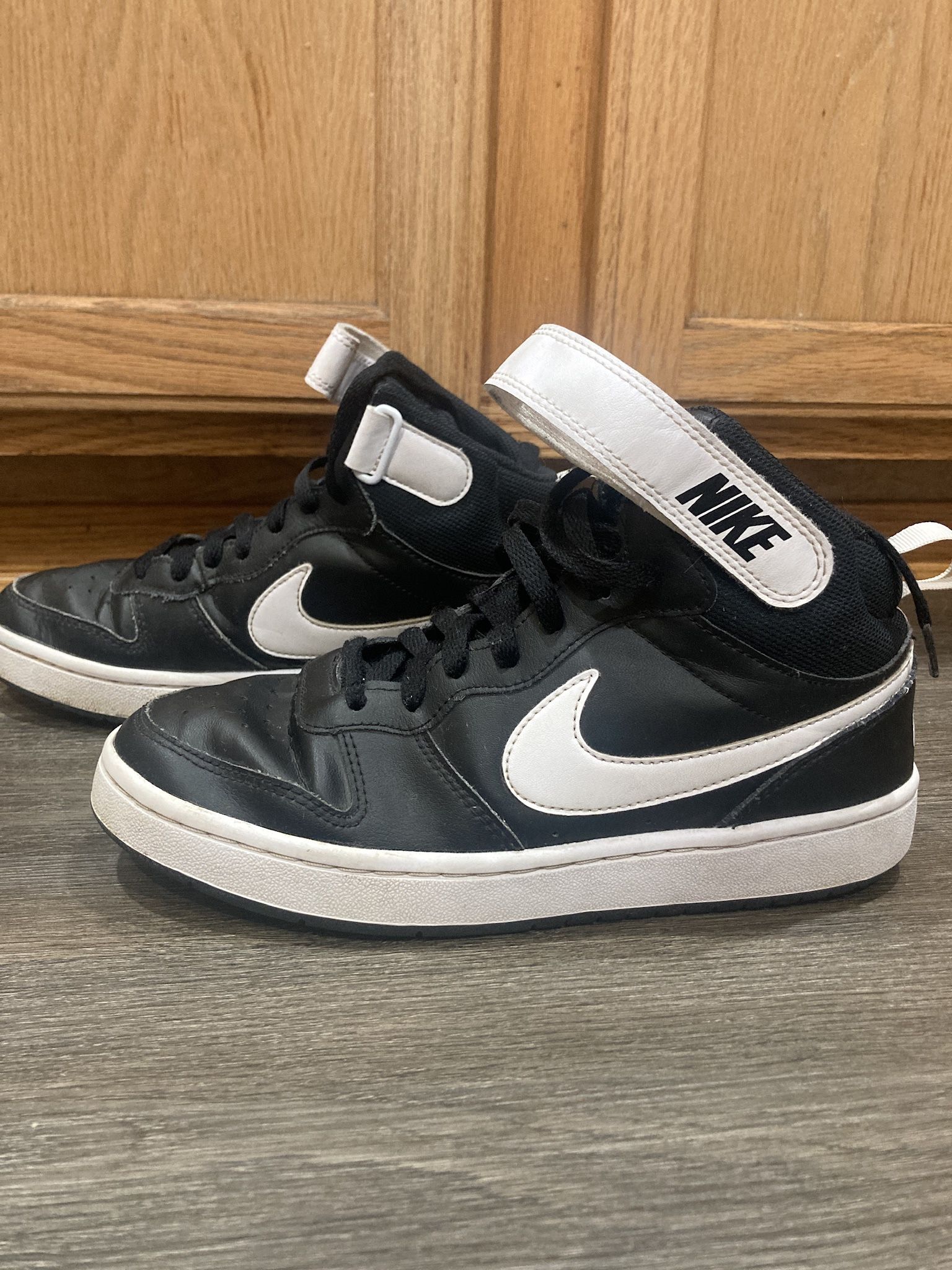 Boys Nike Shoes Size 7Y