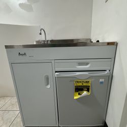 Compact Kitchen / Mini Cocina Integrada