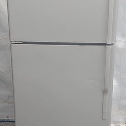GE REFRIGERATOR 