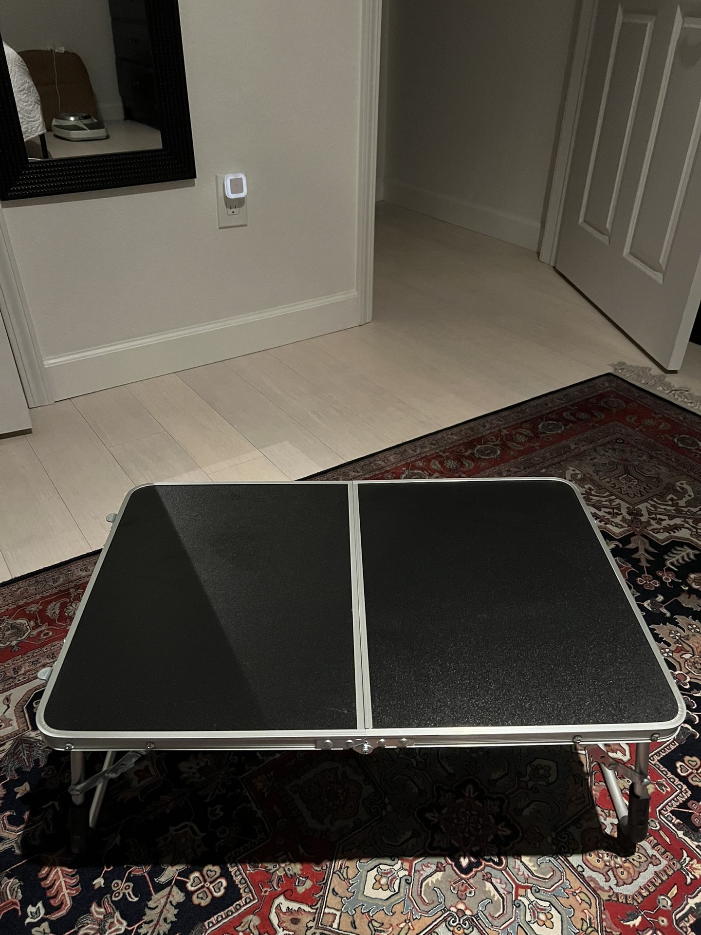 Foldable Laptop Table Lapdesk, Breakfast Bed Serving Tray, Portable Mini Picnic Desk (Black)