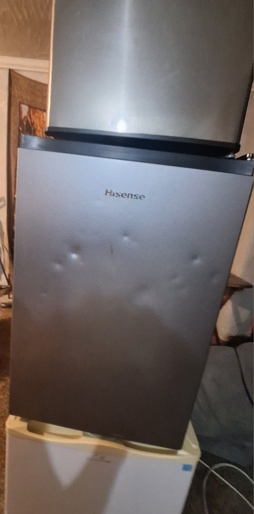 Hisence Mini Fridge 