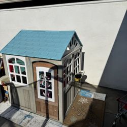 Kidcraft Playhouse  