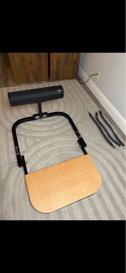 BootySprout Hip Thrust Machine + 135 LB Resistance Bands – Excellent Condition