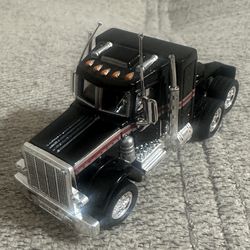 Matchbox Collectible Peterbilt 1981 1-80 Diecast Truck