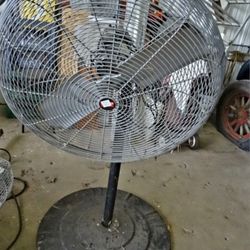 XL 30 IN. SHOP FAN 3 SPEED