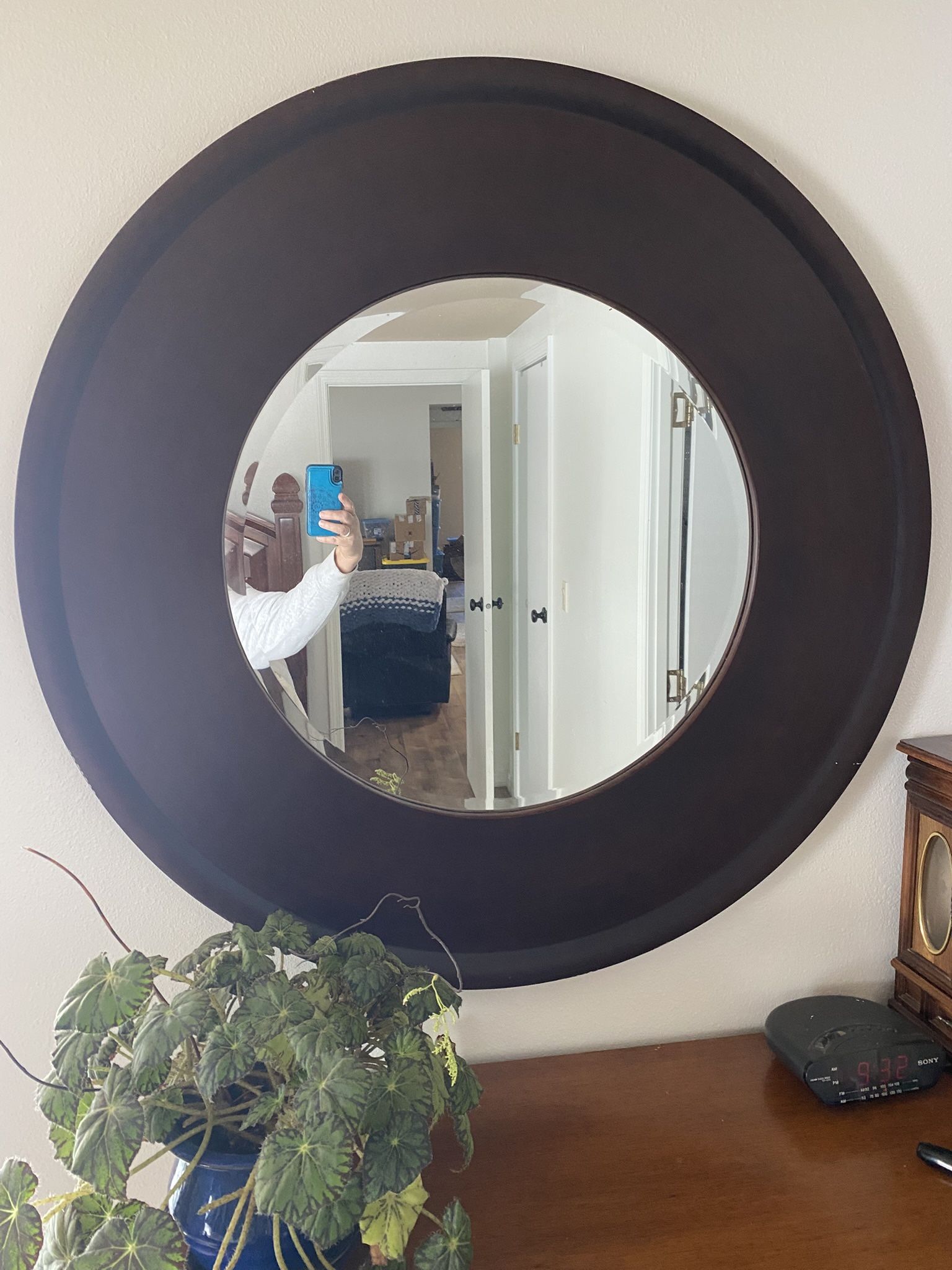 Large 39” Round Mirror- Pick Up In Belgrade/off Thorpe