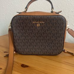 Michael Kors Cross Body Bag