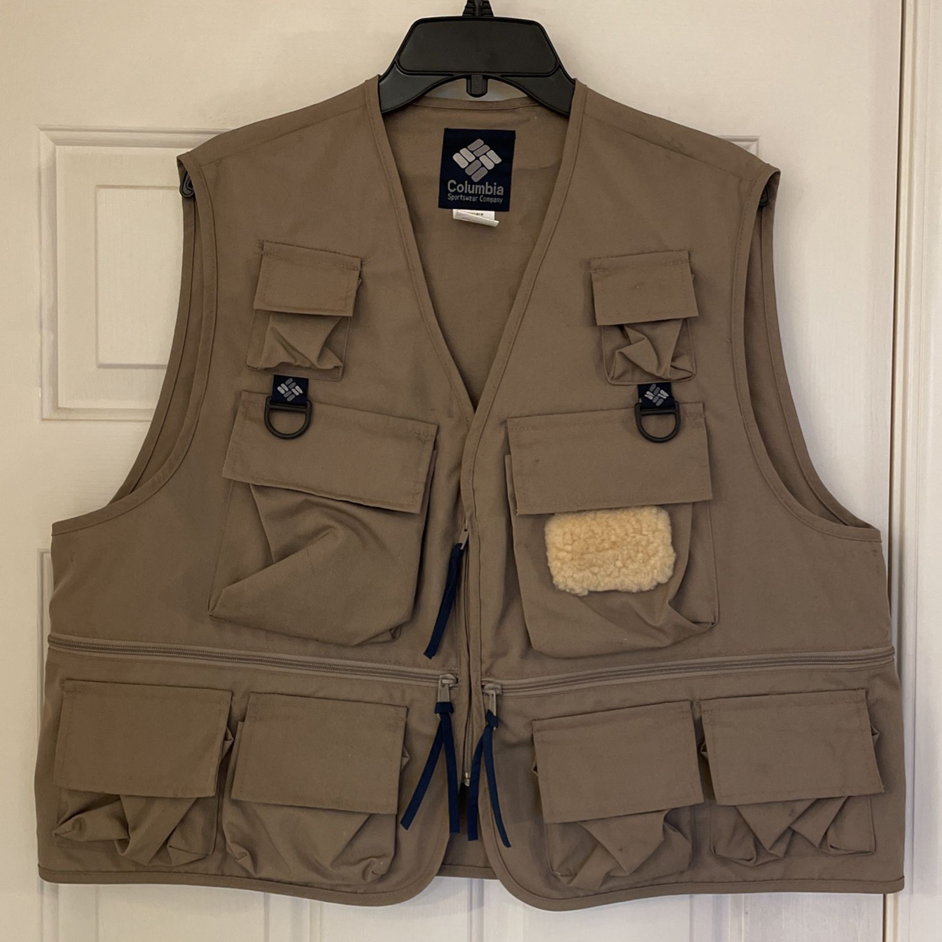 Columbia Sportswear Size X-Large Fishing Vest for Sale in La Mesa