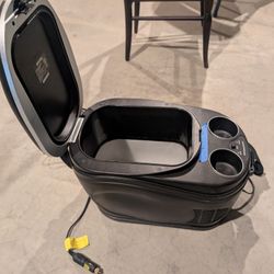 Rubbermaid Thermoelectric Cooler Suitable For Camping, RV, Traveling