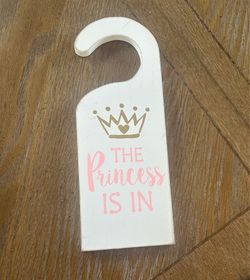Wooden door hanger