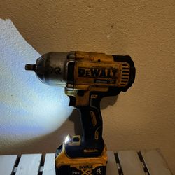 Dewalt 20 V Impact 1/2 Inch Drive
