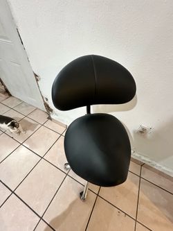 Ergonomic chair