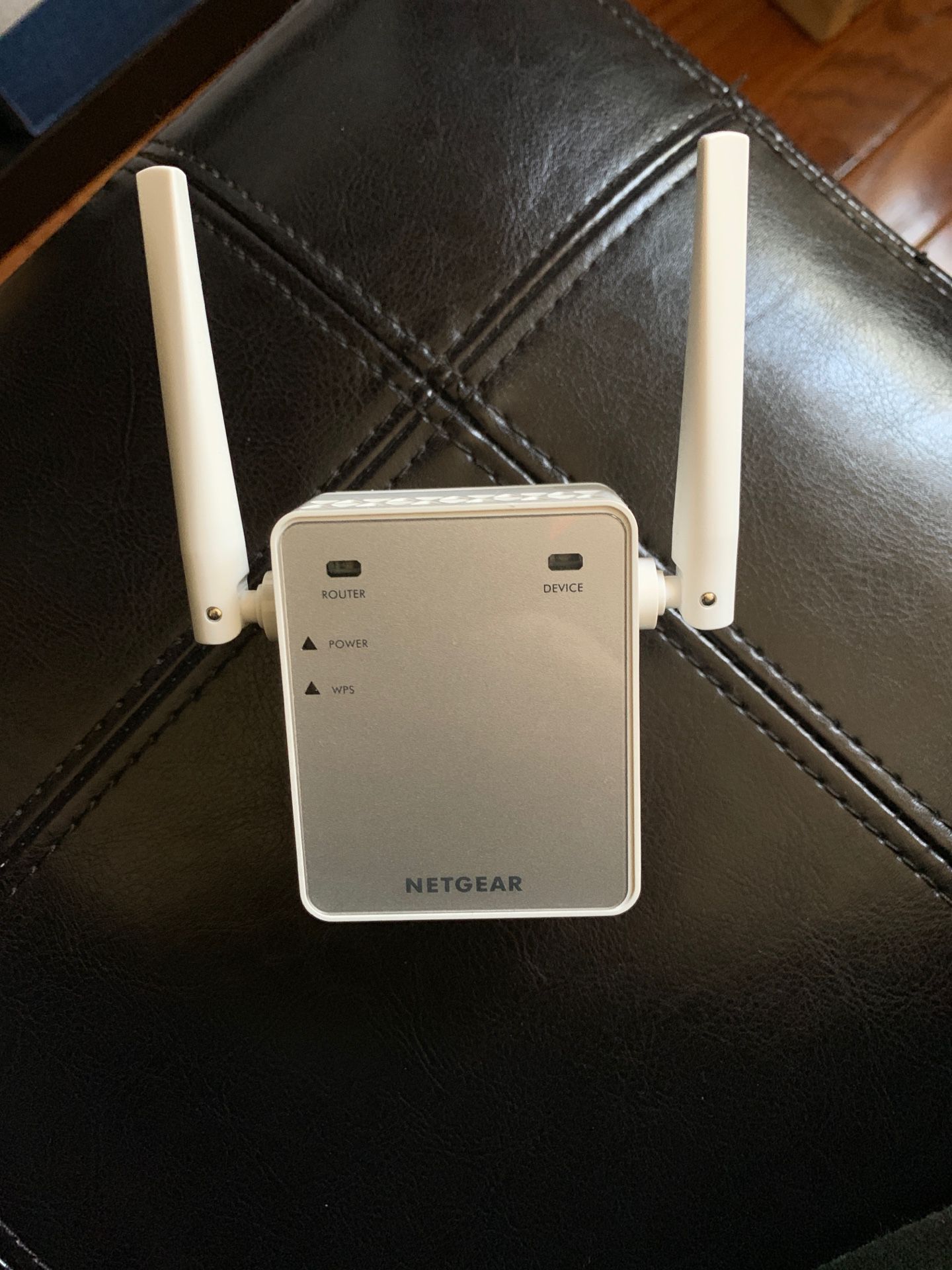 Netgear N300 wifi extender EX2700