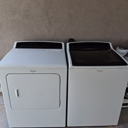 Whirlpool Washer And Dryer Electric Set 