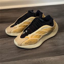 Yeezy 700 V3