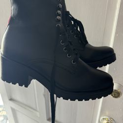 Boots for women 