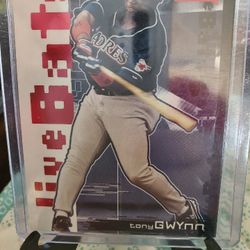 Tony Gwynn 1999 Skybox Premium Live Bats Insert Baseball Card 