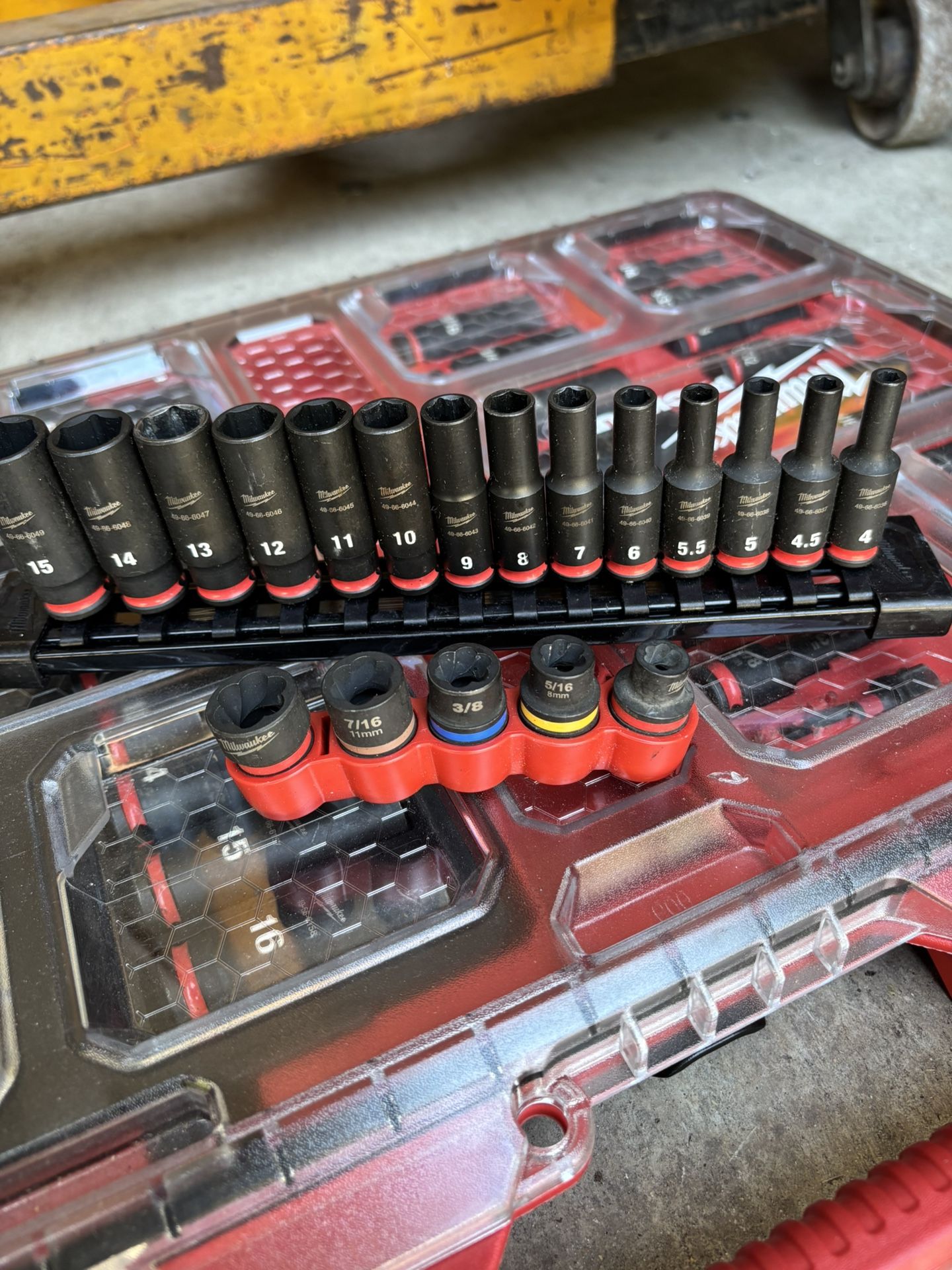 Milwaukee 1/4 Drive Metric Set And Extractor Sockets