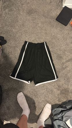 Basic basketball shorts