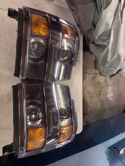 2015 - 2019 Silverado head lights bulbs and harness