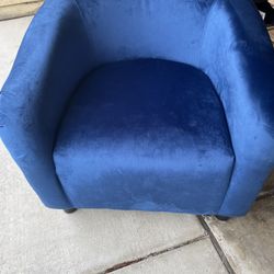 Yaheetech Velvet Club Chair, Modern Tufted Accent Chair with Armrest, Upholstered Barrel Chair with Solid Legs for Living Room/Bedroom/Study/Waiting R