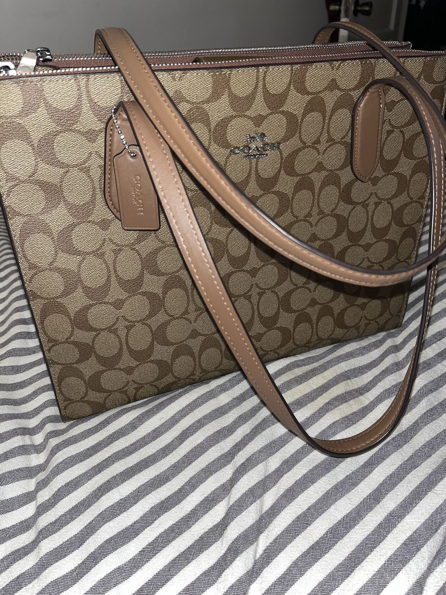 COACH City Zip Tote