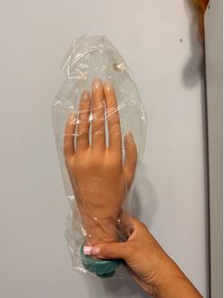 Fake mannequin hand