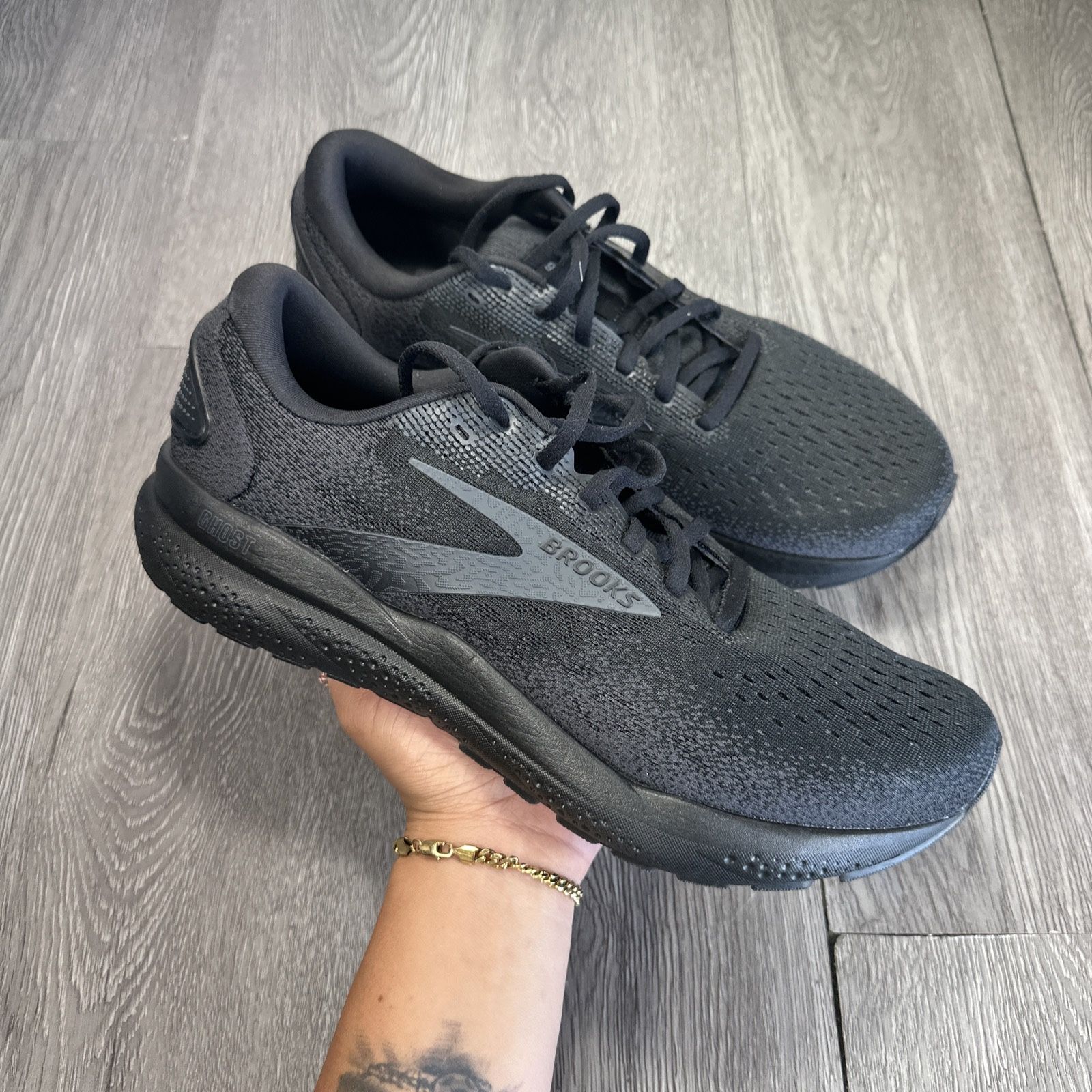 Brooks Men's Ghost 16 Sneakers in Black/Ebony (1104182E020) - US Size 10.5 2E