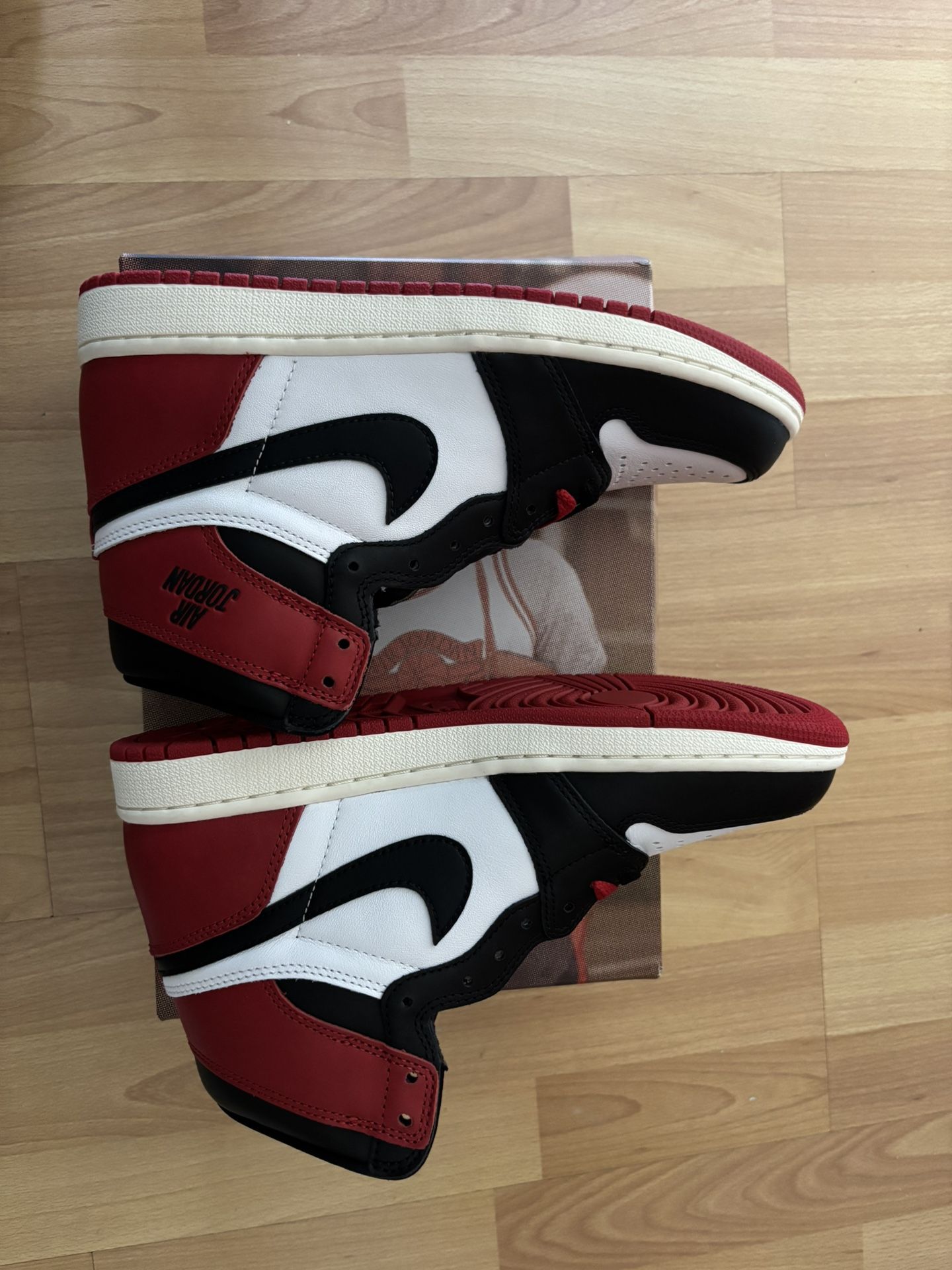 Air Jordan 1 Black Toe sz 8