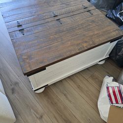 Farmhouse Coffee table/Storage