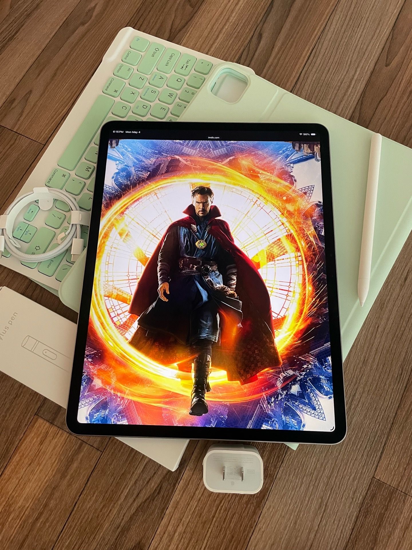 iPad Air 13” (M2 chip / 2024 / Largest Screen) 128GB with keyboard case, pen and Accessories