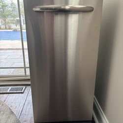 GE Trash compactor 
